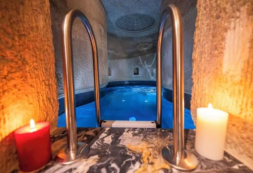 Hotelli Signature Cave Premium Suites