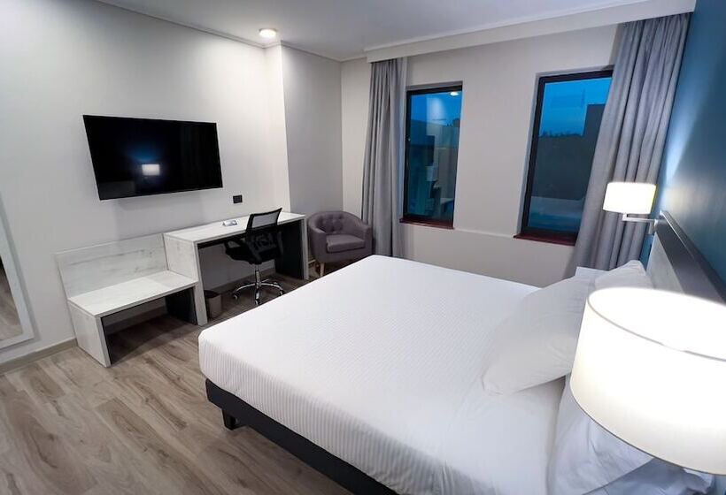 فندق Diego De Almagro Pudahuel Aeropuerto