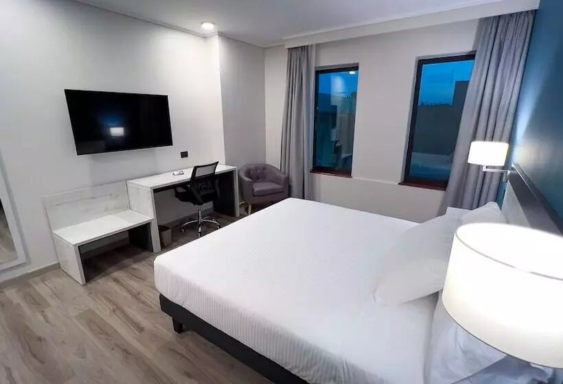 Hotelli Diego De Almagro Pudahuel Aeropuerto