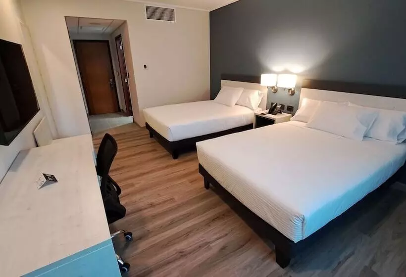 Hotelli Diego De Almagro Pudahuel Aeropuerto