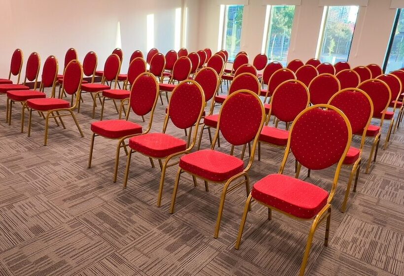 فندق Diego De Almagro Pudahuel Aeropuerto