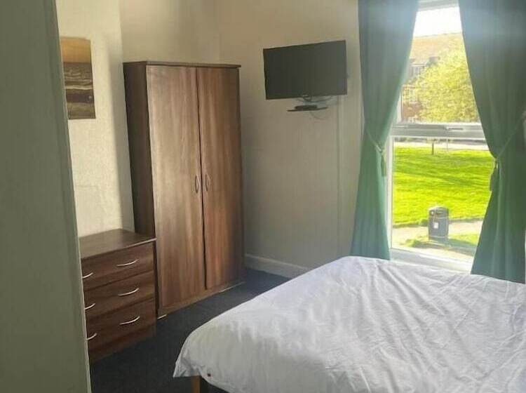 پانسیون Wizards Crone