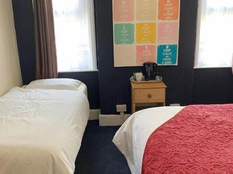 پانسیون Wizards Crone