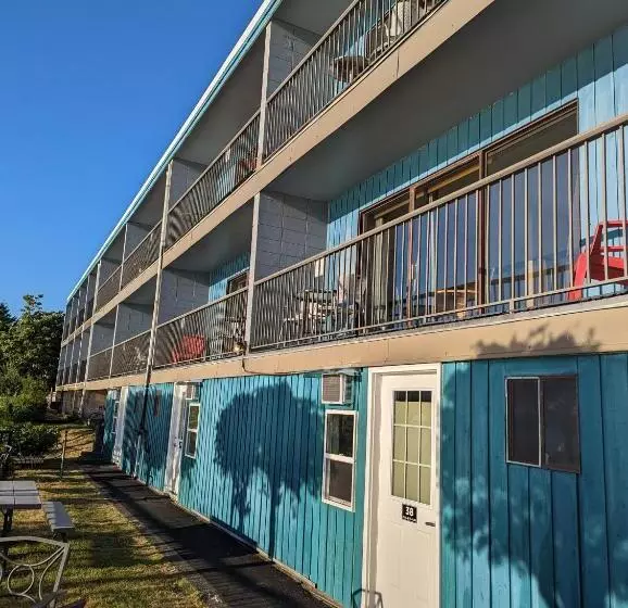 Above Tide Motel