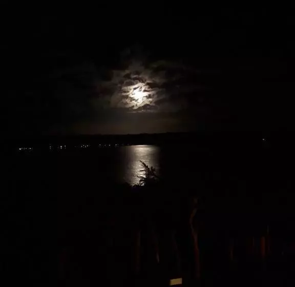 Above Tide Motel