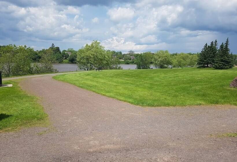 فندق صغير Go Motel