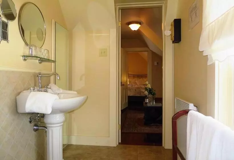 B&b Hillhouse