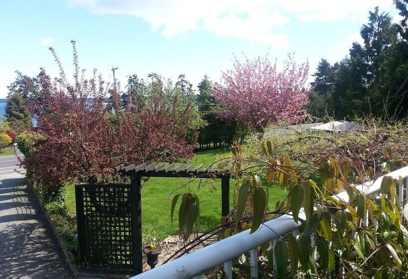 Bed and Breakfast By The Sea Bnb Sidney Bc