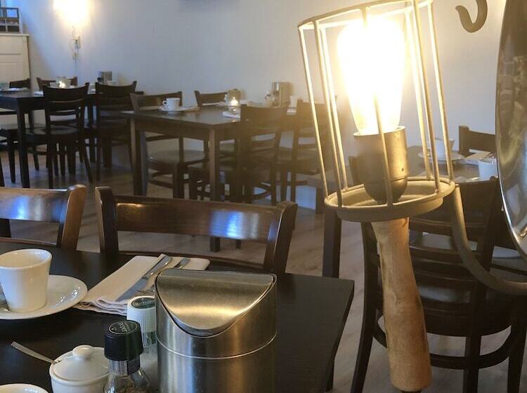 هتل Appartementen De Zwaluw