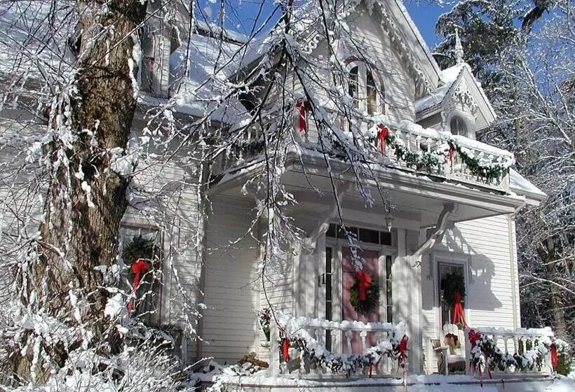 Briarwood Bed & Breakfast