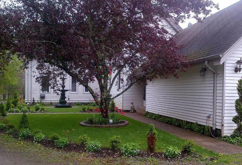 Briarwood Bed & Breakfast