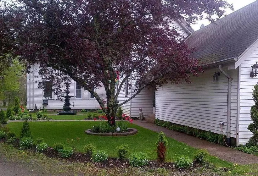 Briarwood Bed & Breakfast