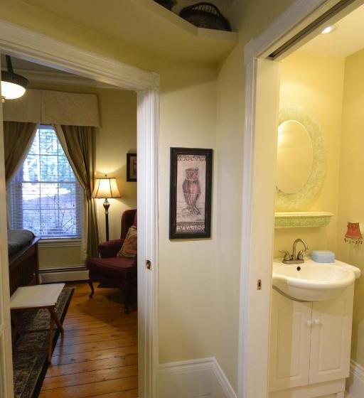 Briarwood Bed & Breakfast