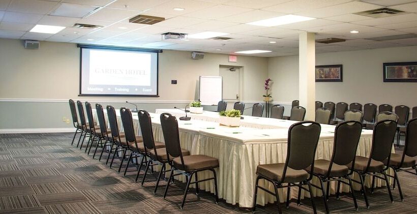 Hotel Gibsons Garden