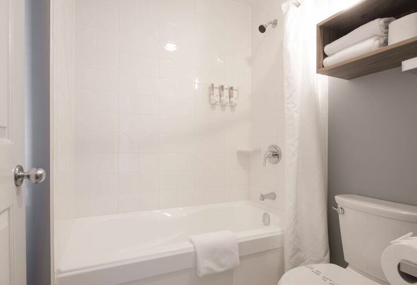 Hotel Gibsons Garden