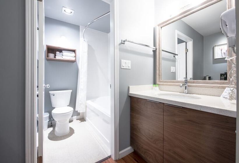 Hotel Gibsons Garden