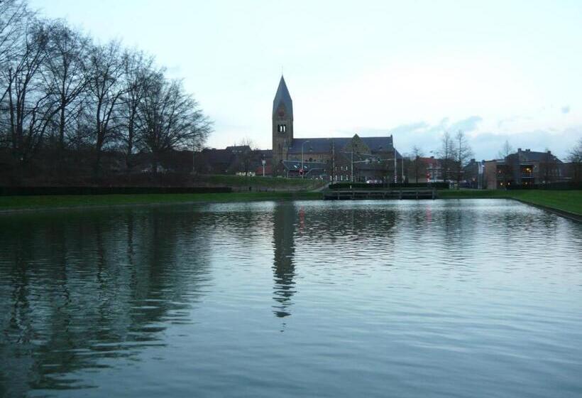 ホテル Restaurant Les Jumeaux