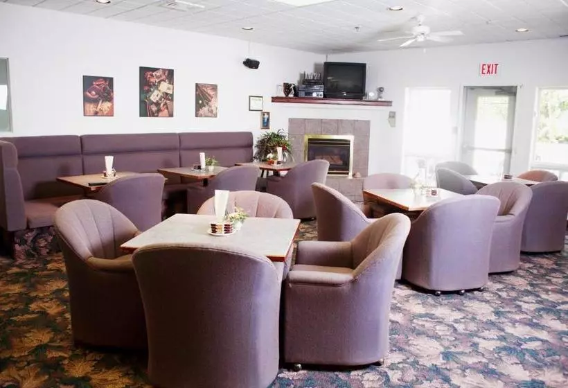 Motelli Country Club Inn