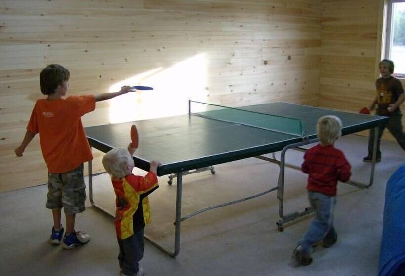 Курорт Swept Away Cottages