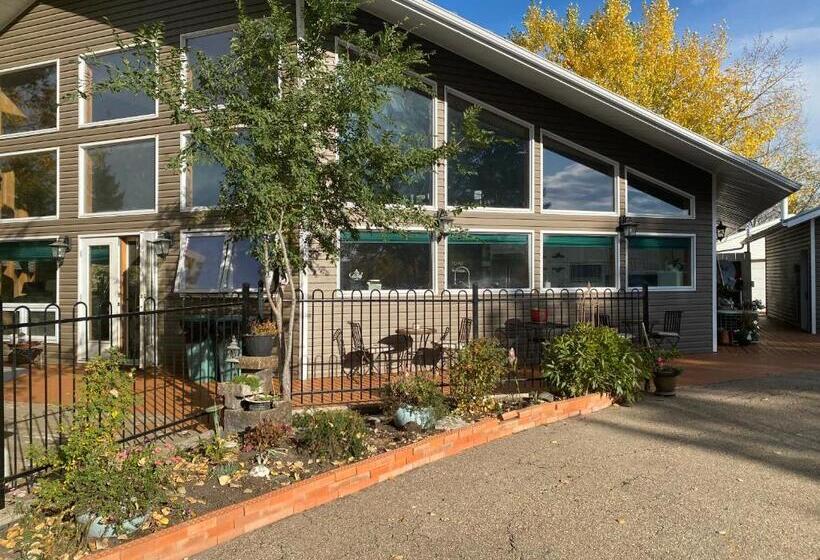 Rolling Hills Country Resort Bed And Breakfast