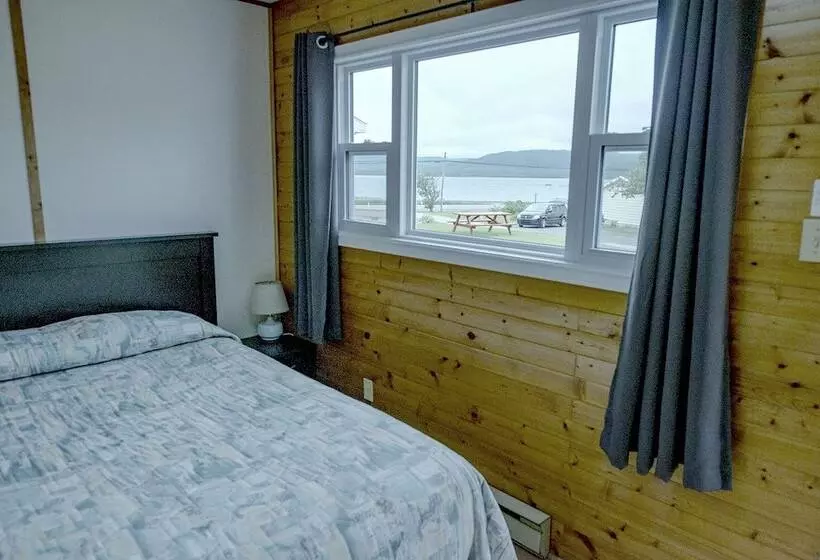 Sea Breeze Motel