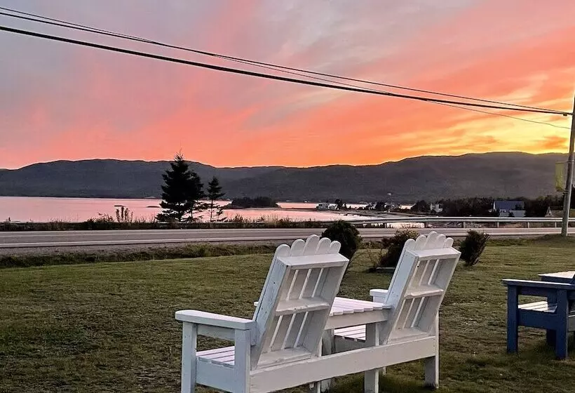 Sea Breeze Motel