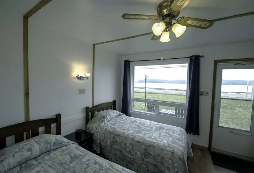 Sea Breeze Motel
