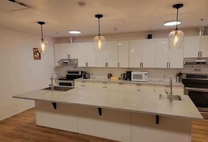 Wicked Hostels Calgary