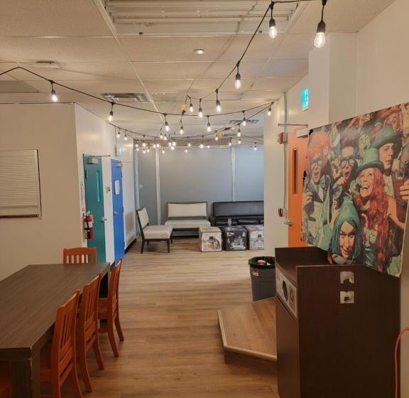 Wicked Hostels Calgary