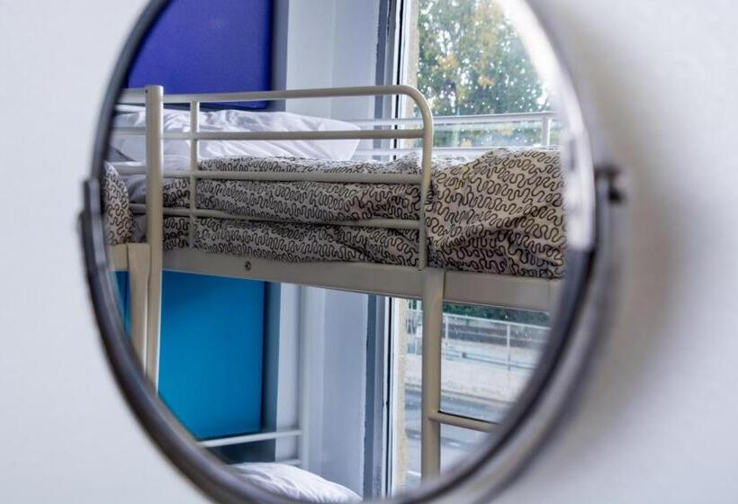 Wicked Hostels Calgary