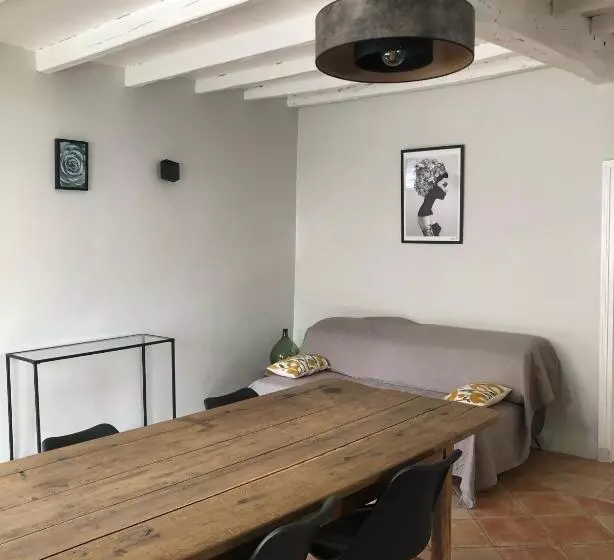 ベッドアンドブレックファースト Chambre D Hôtes La Floralie