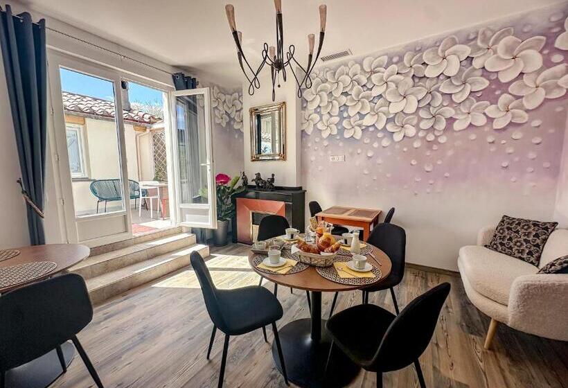 تختخواب و صبحانه Face Cité   Chambres D Hôtes   Parking & Garage Gratuit   Wi Fi Gratuit