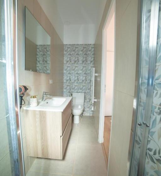 تختخواب و صبحانه Face Cité   Chambres D Hôtes   Parking & Garage Gratuit   Wi Fi Gratuit