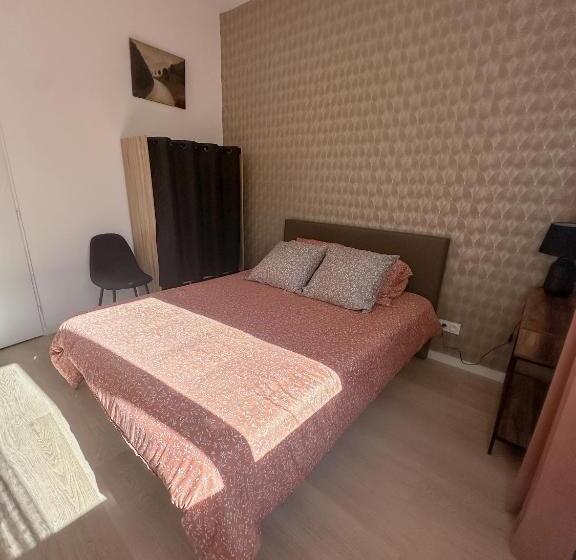 تختخواب و صبحانه Face Cité   Chambres D Hôtes   Parking & Garage Gratuit   Wi Fi Gratuit