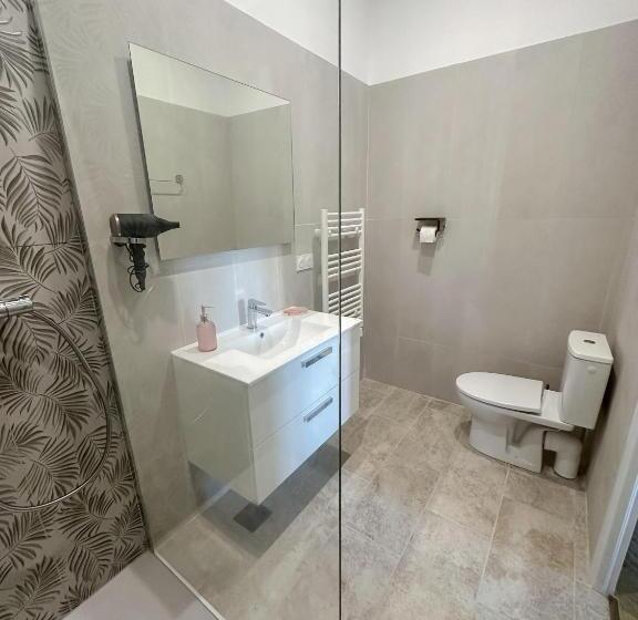 تختخواب و صبحانه Face Cité   Chambres D Hôtes   Parking & Garage Gratuit   Wi Fi Gratuit