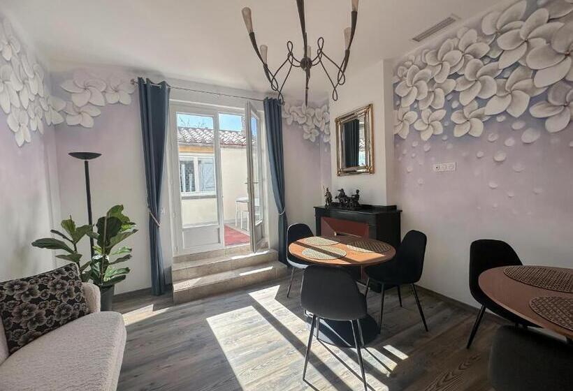 تختخواب و صبحانه Face Cité   Chambres D Hôtes   Parking & Garage Gratuit   Wi Fi Gratuit