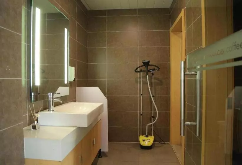 Hanting Hotel Nanchang Zhenxing Avenue Metro Station