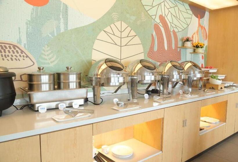 Hanting Hotel Nanchang Zhenxing Avenue Metro Station