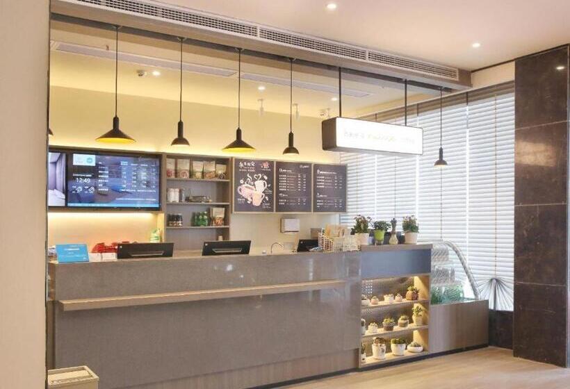 Hanting Hotel Zhijiang Yanjiang Avenue