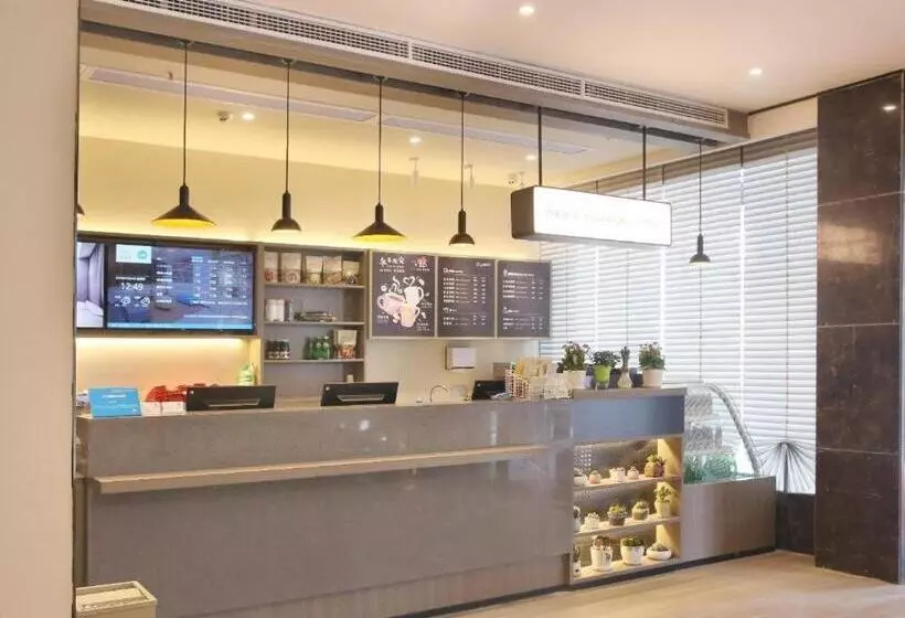 Hanting Hotel Zhijiang Yanjiang Avenue