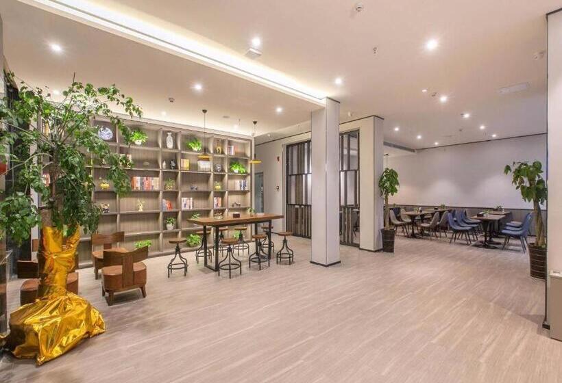 Hanting Hotel Zhijiang Yanjiang Avenue