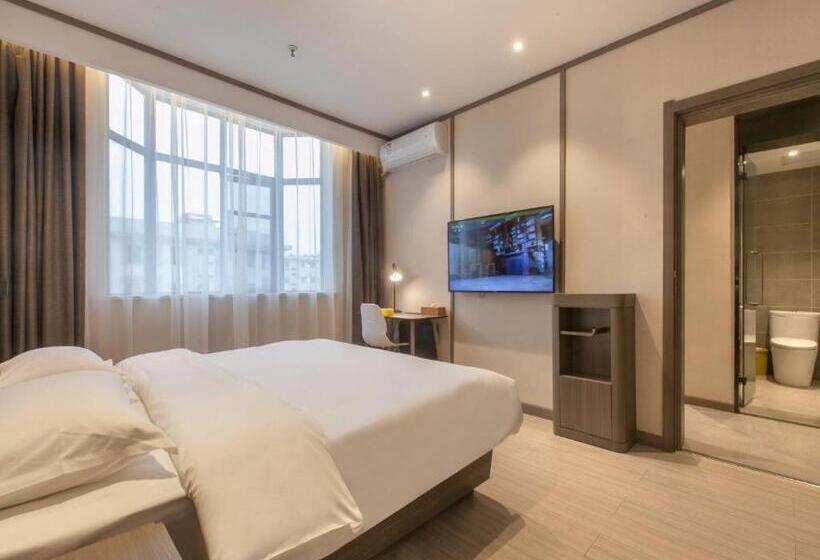 Hanting Hotel Zhijiang Yanjiang Avenue