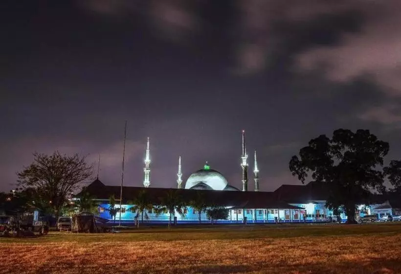 Hotelli Koolkost Near Stasiun Poris Tangerang