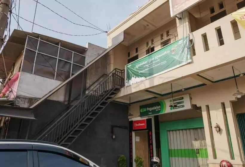 Hotelli Koolkost Near Stasiun Poris Tangerang