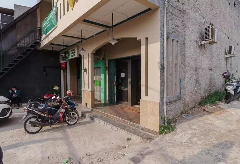 Hotelli Koolkost Near Stasiun Poris Tangerang