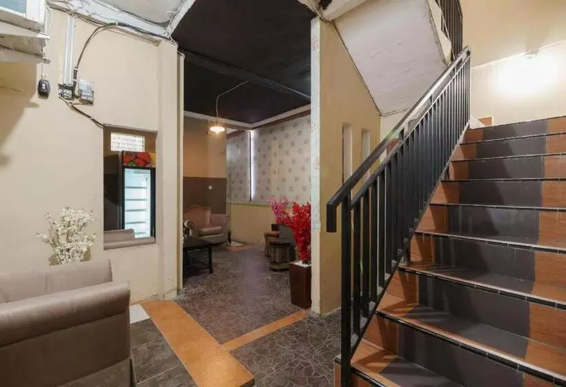 Hotelli Koolkost Near Stasiun Poris Tangerang