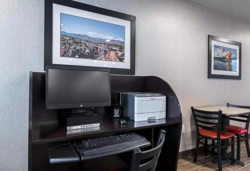 My Place Hotel Colorado Springs