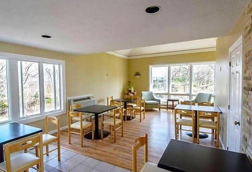 Ogunquit River Inn, Ascend Hotel Collection