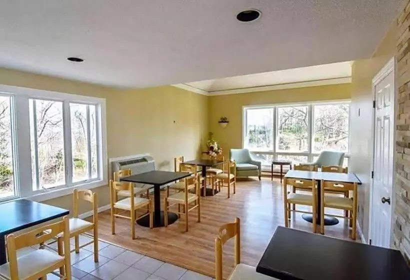 Ogunquit River Inn, Ascend Hotel Collection