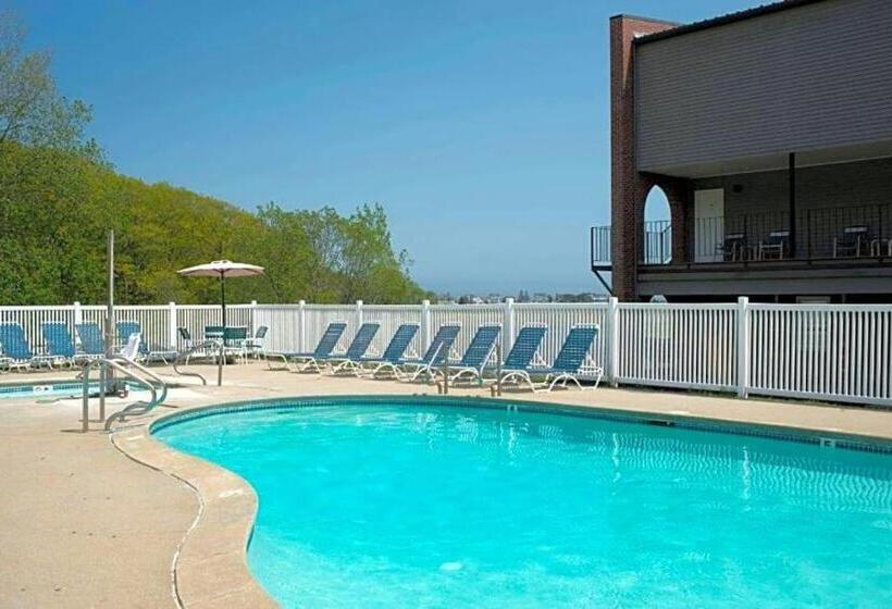 Ogunquit River Inn, Ascend Hotel Collection